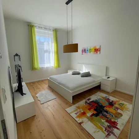 Perfekt Fuer Geschaeftsreisende Komfort Eleganz Und Erstklassiges Wlan In Zentraler Lage