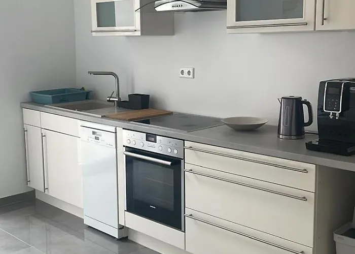 Perfekt Fuer Geschaeftsreisende Komfort Eleganz Und Erstklassiges Wlan In Zentraler Lage Lejlighed